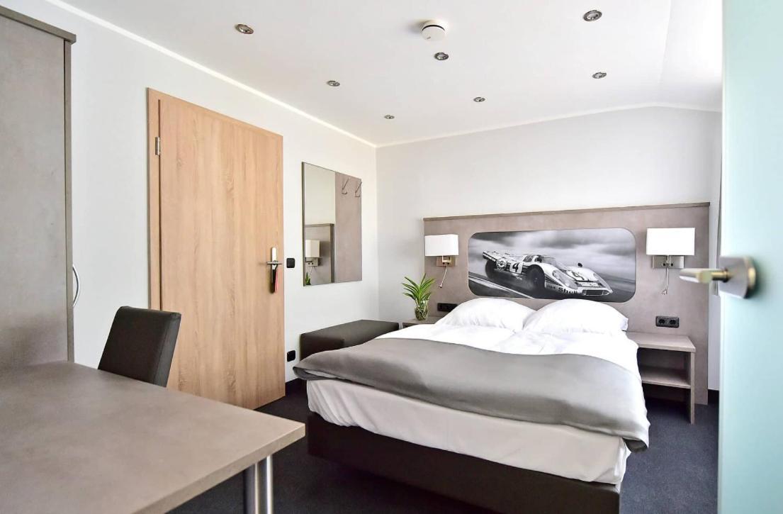 Gt3 Hotel Honerath ภายนอก รูปภาพ